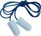 Blaue Ohrstöpsel aus Schaumstoff mit Kabel verbunden, auf weißem Hintergrund.