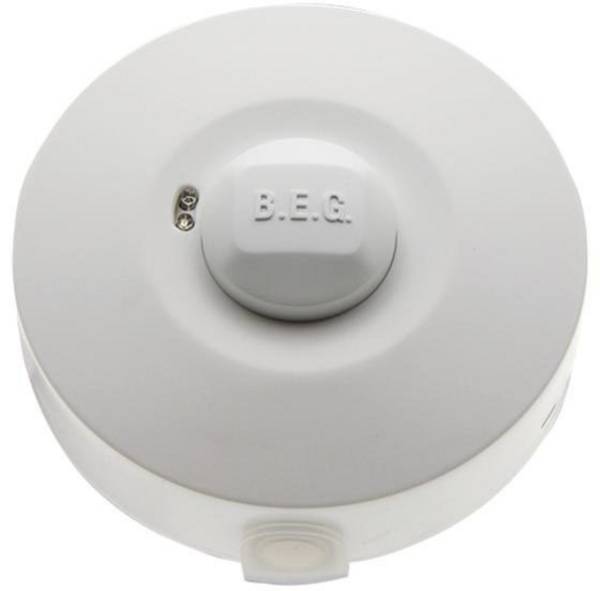B.E.G. Brück 94402 Aufputz HF-Bewegungsmelder 360 ° Relais Weiß IP20