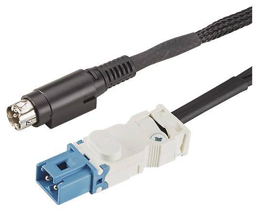 'Ein schwarzes Kabel mit einem DIN-Stecker und einem blauen Adapter mit weißem Gehäuse, die zum Anschluss elektronischer Geräte dienen.'
