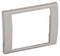 Ein rechteckiger, silberner Rahmen aus Kunststoff, möglicherweise für einen Lichtschalter oder Steckdose, ohne sichtbare Beschriftung.
