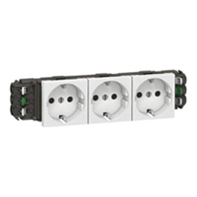 Eine Reihe von drei weißen Steckdosen nebeneinander montiert, bereit für elektrische Anschlüsse.