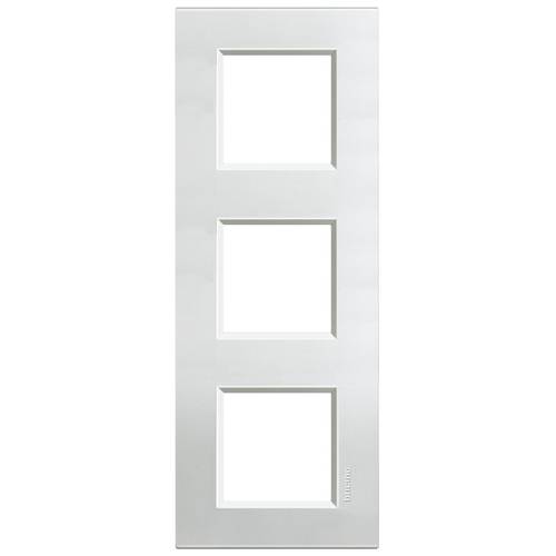 Legrand Rahmen Living&Light Silber LNA4802M3AG 1 St.