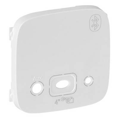 Ein weißes rechteckiges Gerät mit Bluetooth-Logo und drei Anschlüssen, darunter einer für 'Aux'.