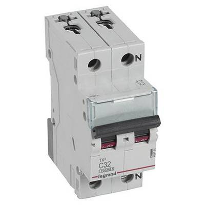 Ein grauer zweipoliger Leistungsschalter von Legrand, Modell C32, mit Beschriftungen 'N' für Nullleiter, geeignet für elektrische Installationen.