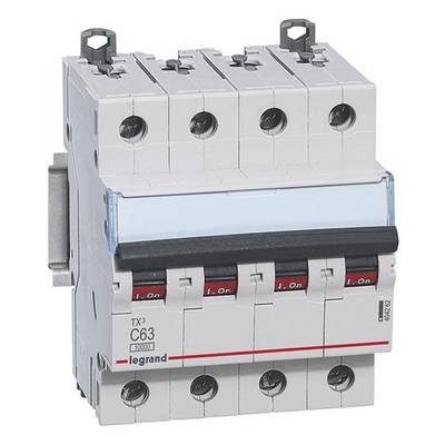Ein elektrischer Schutzschalter mit vier Schaltmodulen, beschriftet mit 'TX3 C63', dient zur Unterbrechung von Stromkreisen zum Schutz vor Überlastung.