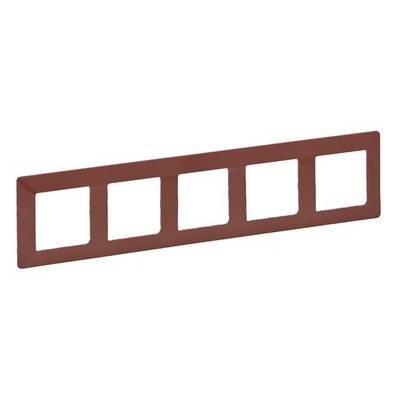 Ein brauner, rechteckiger Rahmen mit fünf quadratischen Aussparungen nebeneinander.