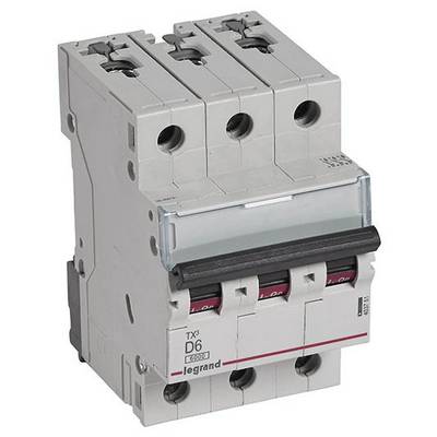 Ein dreipoliger Sicherungsautomat der Marke Legrand, Modell D6, in einer grauen Kunststoffhülle. Verwendet zur Stromkreissicherung.