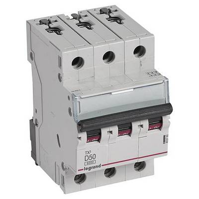 Ein dreipoliger Leistungsschutzschalter mit der Aufschrift 'TX3 D50 50A', verwendet zum Schutz von elektrischen Stromkreisen.