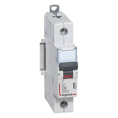 Ein einpoliger Schutzschalter von Legrand, Modell DX3, D6, mit dem Schalter in der 'Off'-Position.