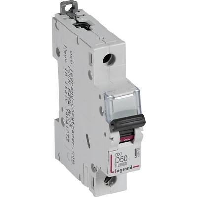 Ein grauer Leistungsschalter der Marke Legrand, Modell DX3 D50, wird seitlich gezeigt.