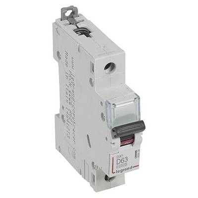 Legrand-Sicherungsschalter D63 zur Absicherung von elektrischen Stromkreisen. Helles Gehäuse mit transparentem Schutz und rotem Schalter.