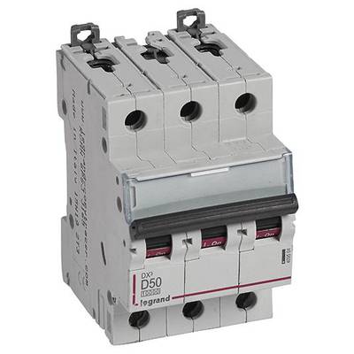 Dreipoliger Leistungsschutzschalter mit Hebel in der 'Ein'-Position, beschriftet mit 'Legrand' und 'DX³ D50'.