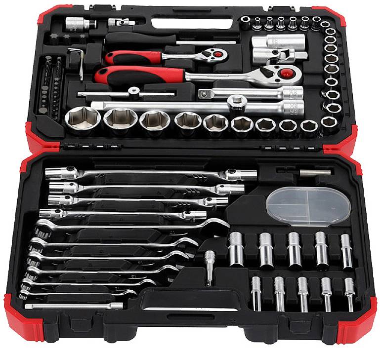 Werkzeugkasten mit verschiedenen Schraubenschlüsseln, Steckschlüsseln und Ratschen, organisiert in einer schwarzen Kunststoffbox mit roten Ecken.