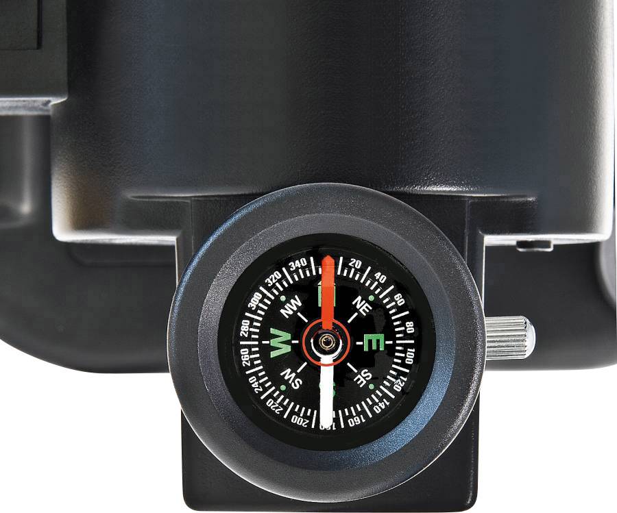 Ein Kompass zeigt die Richtung, mit markierten Himmelsrichtungen 'N', 'E', 'S', 'W' und Zwischenrichtungen.