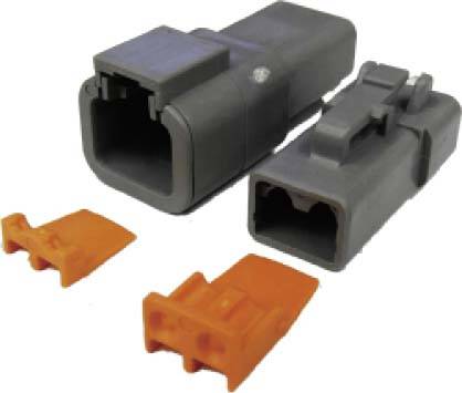 Zwei schwarze Kunststoffstecker mit jeweils einem orangefarbenen Verschluss. Geeignet für elektrische Verbindungen.