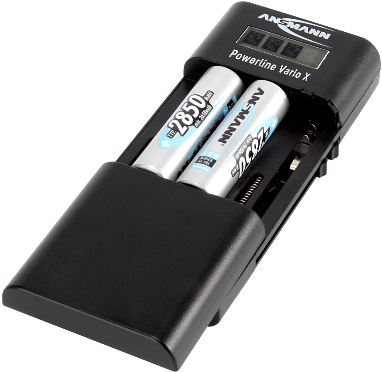 Ladegerät für AA- und AAA-Batterien von Ansmann. Zwei Batterien werden gerade geladen. Das Ladegerät zeigt den Ladezustand an.