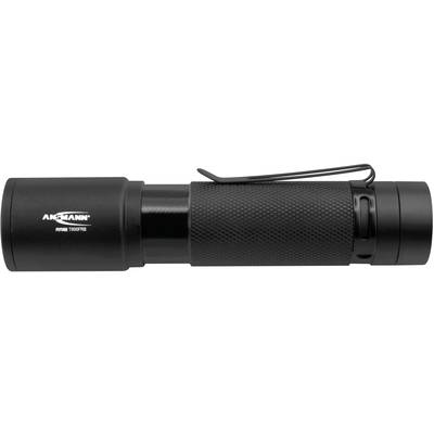 Schwarze Taschenlampe mit geriffeltem Griff und Clip an der Seite, Markenname 'Ansmann' auf dem Kopfteil.
