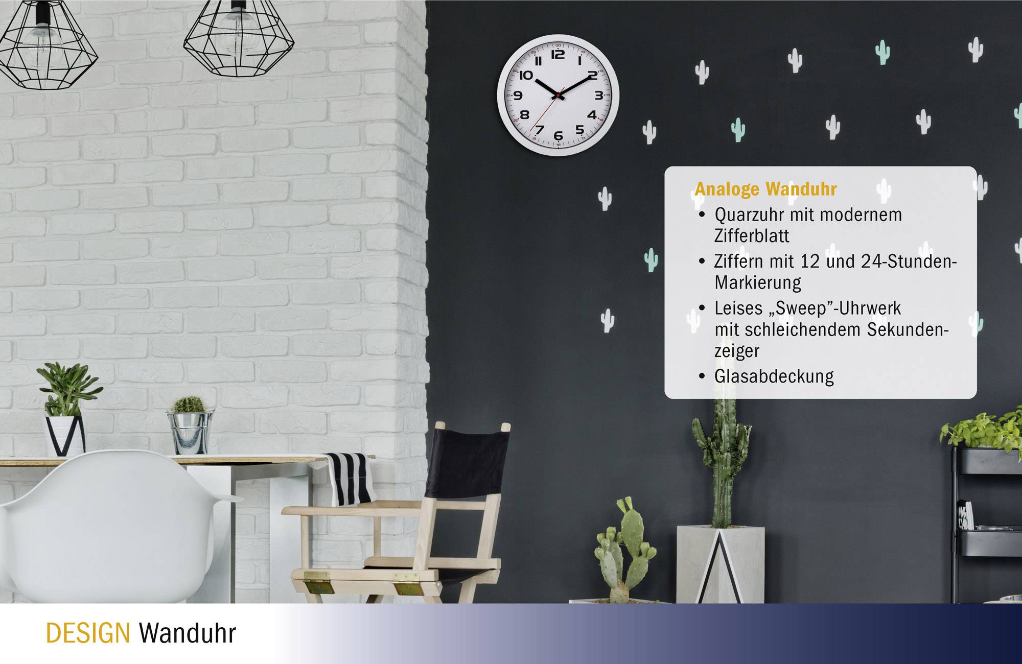 'Design-Wanduhr' an einer dunklen Wand; großer, runder, weißer Ziffernblatt mit Zeigern. Text beschreibt Quarzwerk und leises Uhrwerk.