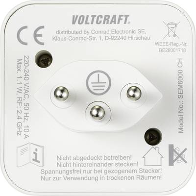 Quadratischer Adapter mit drei runden Steckkontakten und Markierungen für Spannung und Frequenz. Herstellerhinweise und Modellnummer sichtbar.