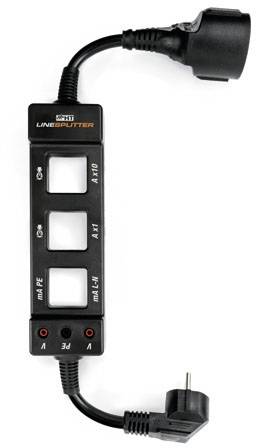 Ein schwarzer Stromtrennadapter mit drei Messpunkten und zwei Steckverbindern an den Enden. Aufschrift: 'Line Splitter'.