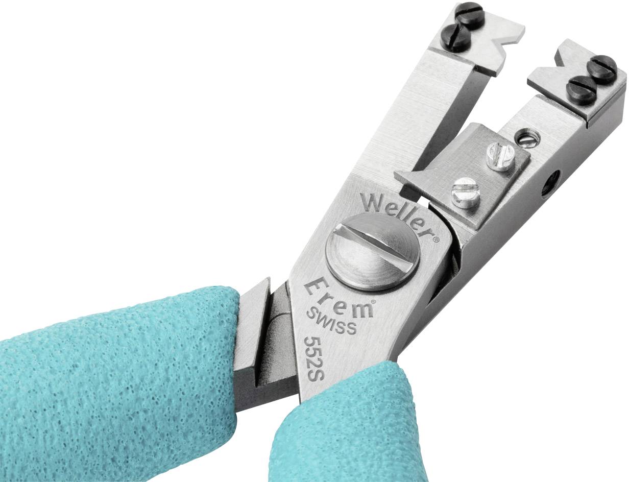 Zange zum Schneiden von Drähten mit blauen Griffen und der Aufschrift 'Weller Erem SWISS' auf einer der Klingen.