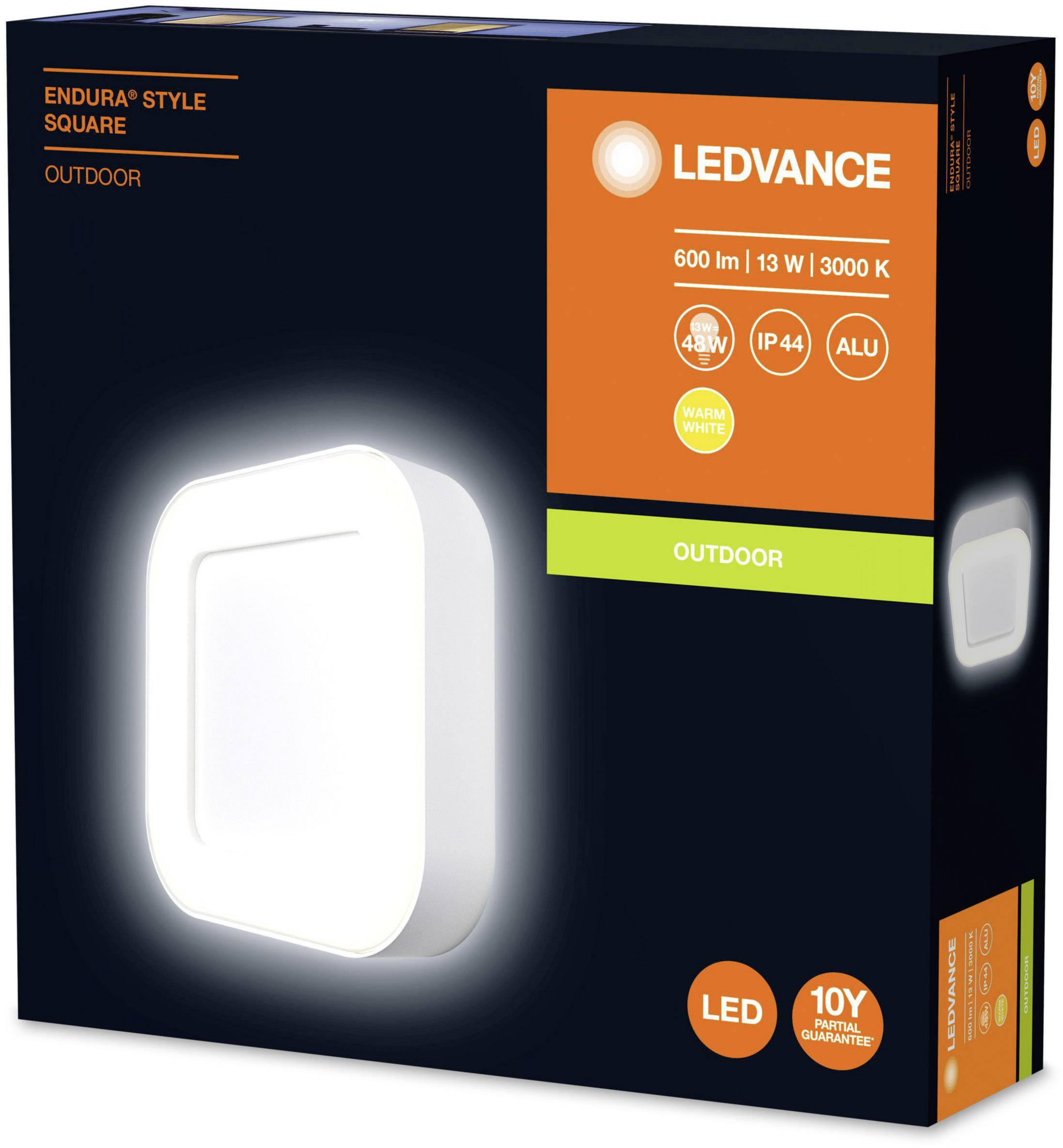 Verpackung einer quadratischen LED-Außenleuchte von Ledvance mit 600 Lumen, 13 Watt, warmweißem Licht, IP44, 10 Jahre Garantie.