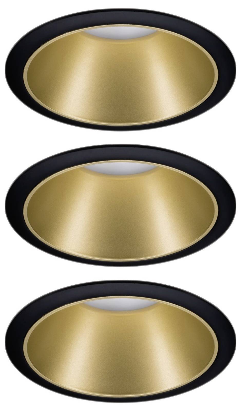 Drei runde, goldene Einbauleuchten mit schwarzen Rändern in einer vertikalen Reihe positioniert.