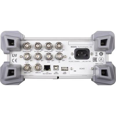 Rückansicht eines elektronischen Geräts mit mehreren Anschlussports, darunter BNC-Anschlüsse, Stromanschluss und Netzwerkschnittstelle.