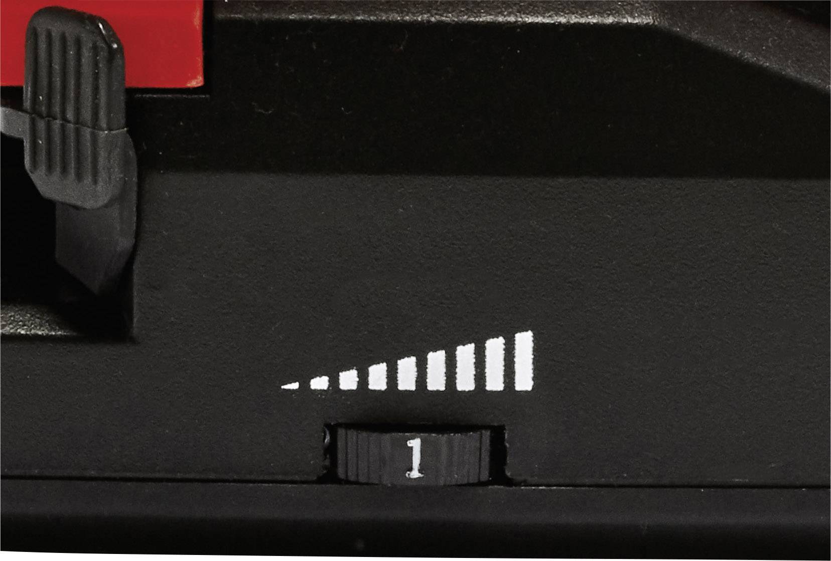 Nahaufnahme eines Schiebereglers auf einem Gerät, eingestellt auf Stufe 1, mit weißer Skala von 0 bis maximal.