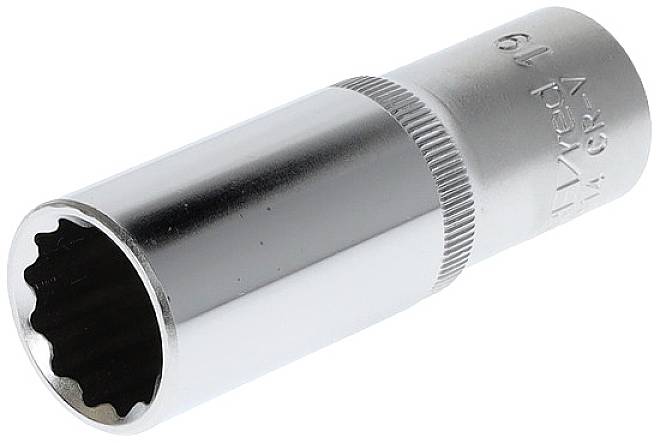 Eine silberne Sechskant-Stecknuss, Größe 19 mm, für den Einsatz mit einem Schraubenschlüssel oder Ratsche.