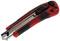 Ein rotes und schwarzes Universalmesser mit einer ausfahrbaren Klinge, geeignet für Schneidearbeiten.