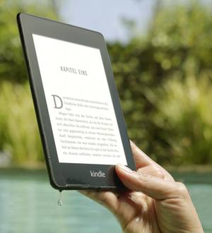 Dieser eBook-Reader lässt sich sogar im Wasser verwenden
