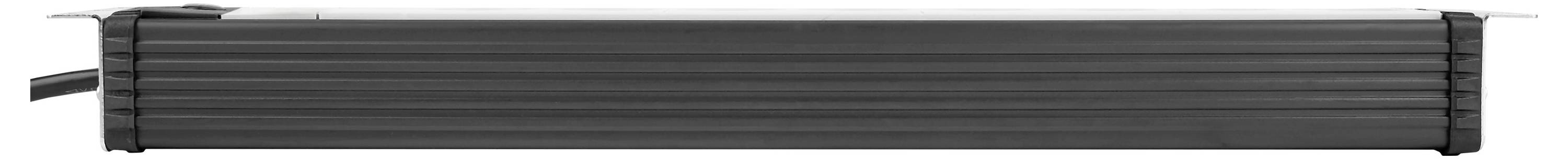 Schwarzes horizontales geripptes Metallpanel oder Lüftungsgitter mit einem kleinen hervorstehenden Draht auf der linken Seite.