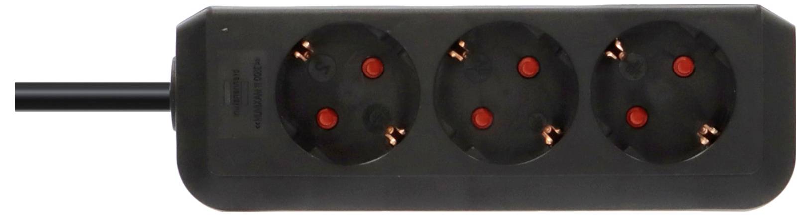 Schwarze Steckerleiste mit drei runden Steckdosen und einem Kabel, das auf der linken Seite eingesteckt ist.