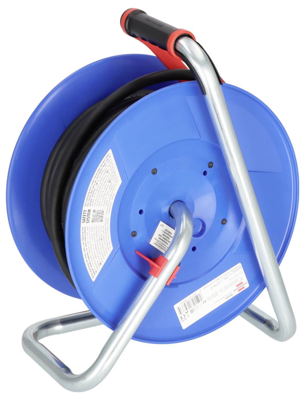 Eine blaue Kabeltrommel mit Metallgestell und schwarzem Griff. Das Kabel ist teilweise aufgewickelt.