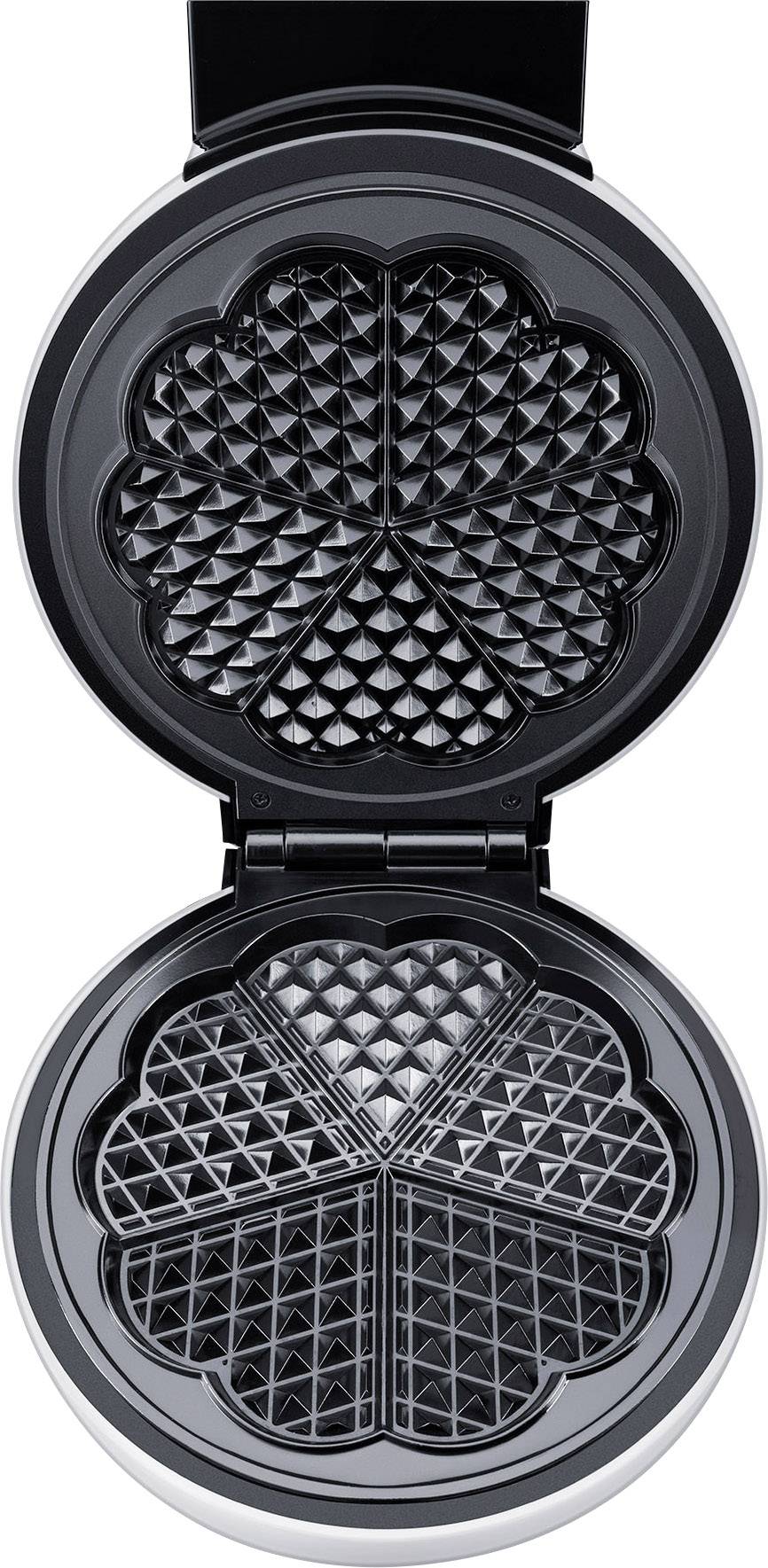 Ein Waffeleisen in Herzform, geöffnet, zeigt ein gitterförmiges Muster für gleichmäßiges Backen.