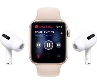 Apple AirPods in Verwendung mit Apple Watch