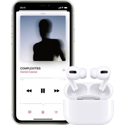 Ein Smartphone zeigt einen Musik-Player mit einem Lied 'COMPLEXITIES' von Daniel Caesar. Daneben liegen kabellose Ohrhörer.