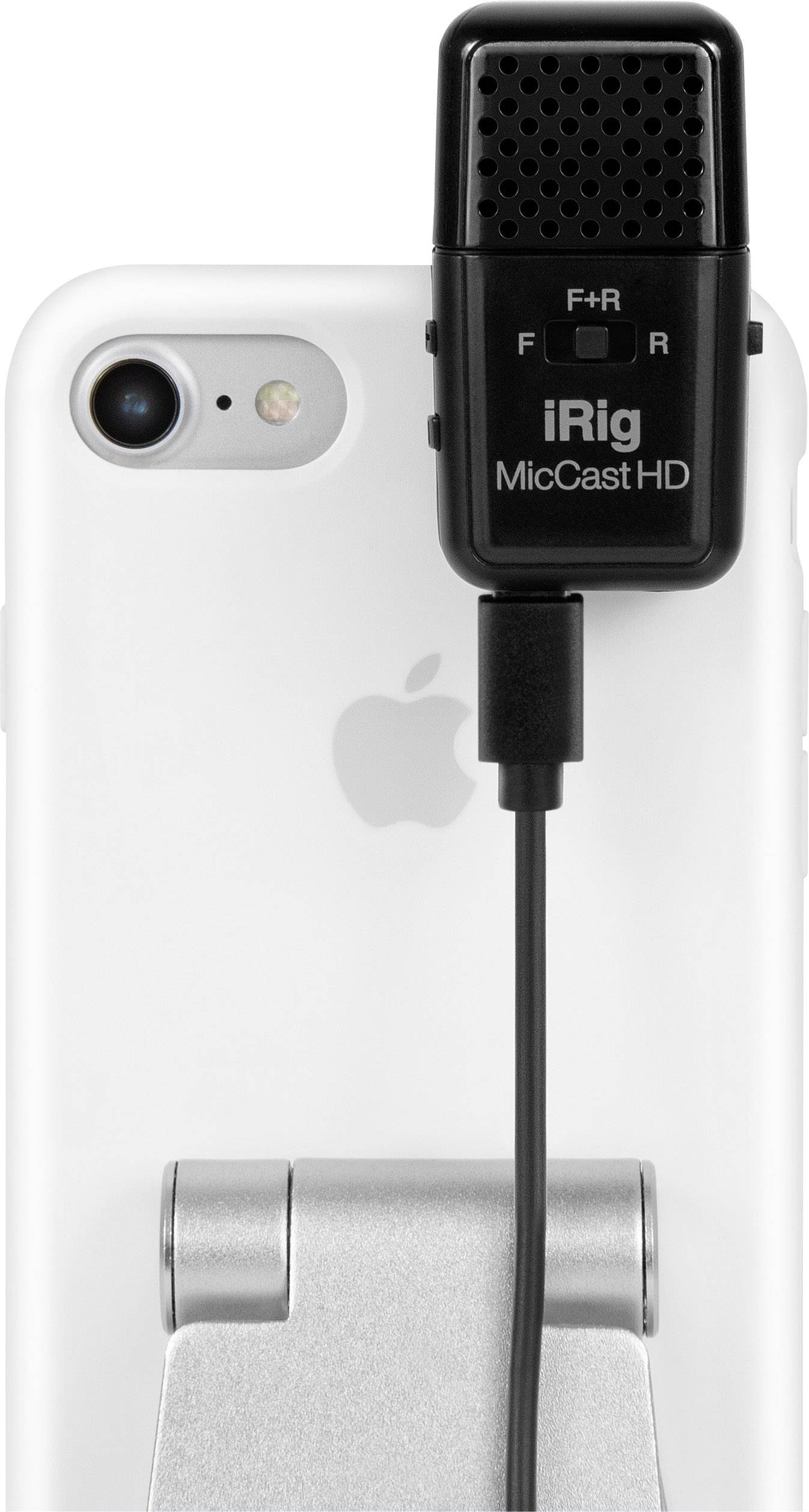 Ein Smartphone mit angeschlossenem iRig MicCast HD Mikrofon, das für hochwertige Audioaufnahmen genutzt wird.