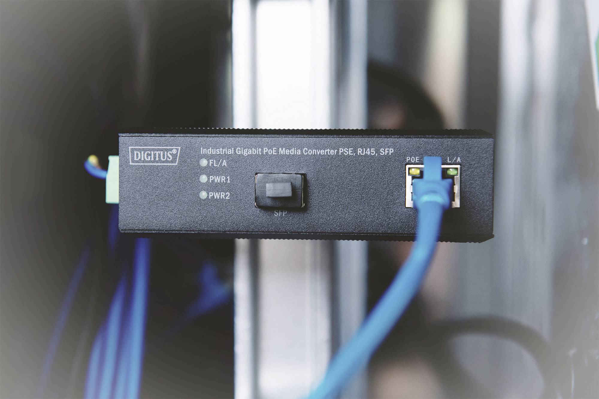DIGITUS 10/100/1000Base-TX (PoE) zu 1000Base-FX Industrieller Medienkonverter-3