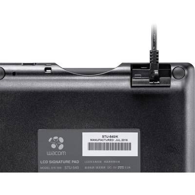 Rückseite eines Wacom LCD Signature Pads, Modell STU-540, mit Kabelanschluss. Herstellungsdatum Juli 2016.