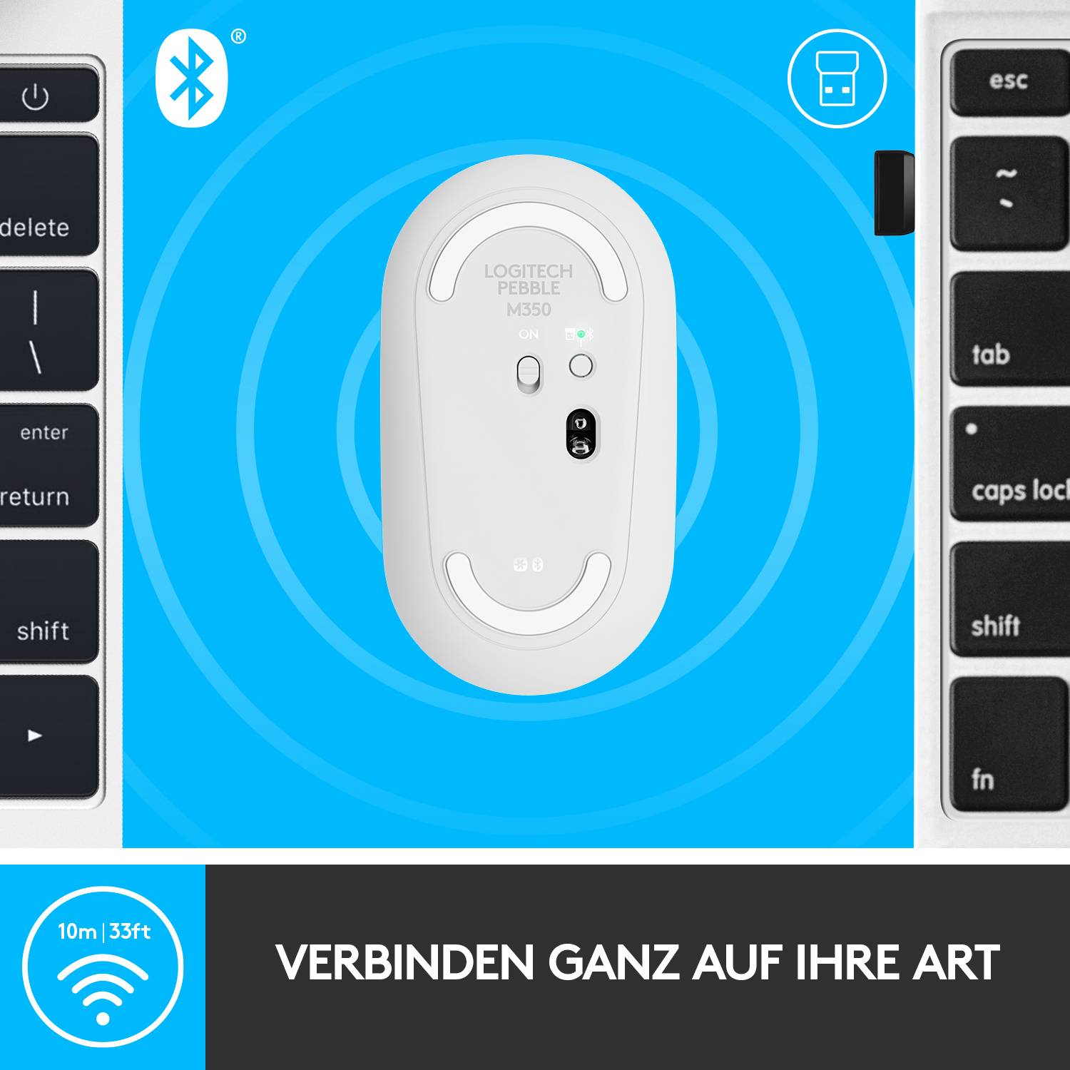 Weiße Logitech Pebble M350 Maus auf blauem Hintergrund zwischen zwei Tastaturteilen. Text darunter: 'Verbinden ganz auf Ihre Art'.