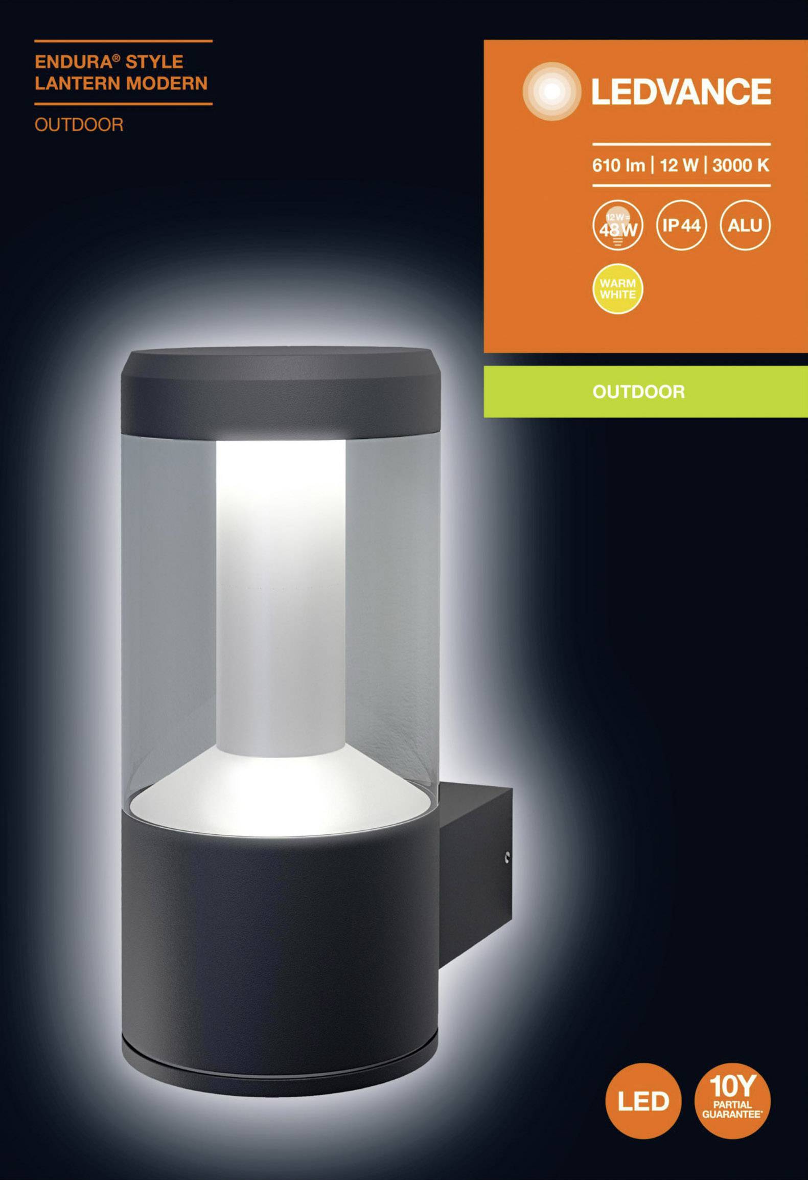 Moderne Außenleuchte, zylindrisch mit Glasabdeckung. Markennamen und Produktspezifikationen: 610 lm, 12W, 3000K, IP44. Geeignet für Außenbereich.