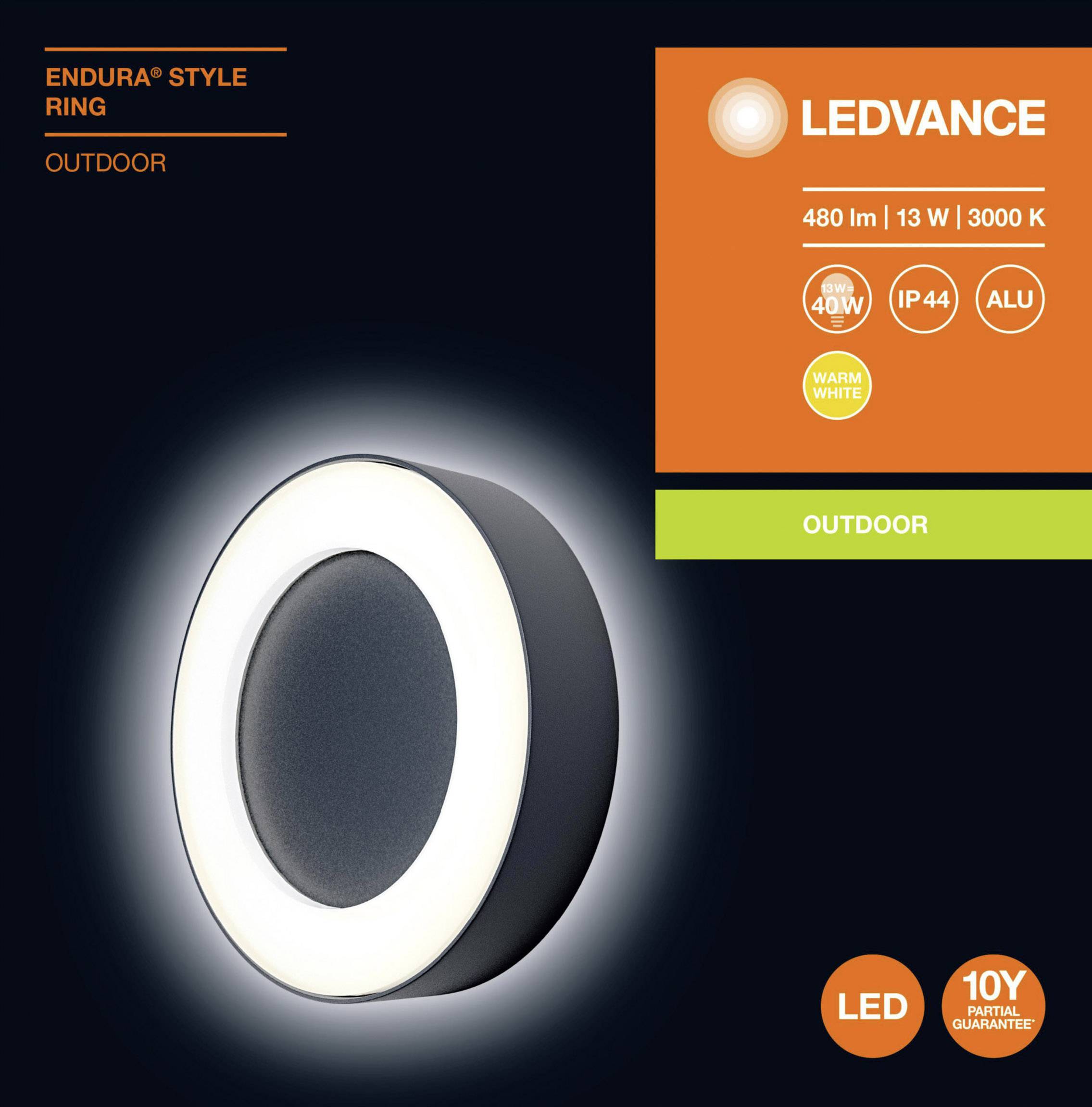 Schwarze, ringförmige Outdoor-Leuchte von Ledvance mit 480 lm und 3000 K. Aufschrift oben rechts im Bild: 'LEDVANCE OUTDOOR'.