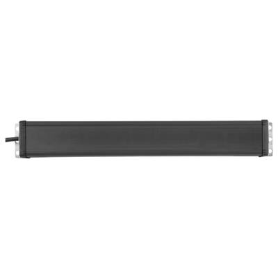 Ein langes schwarzes rechteckiges elektronisches Modul oder Rack-Mount-Gerät mit seitlichen Befestigungsohren und einer gerippten Frontplatte.