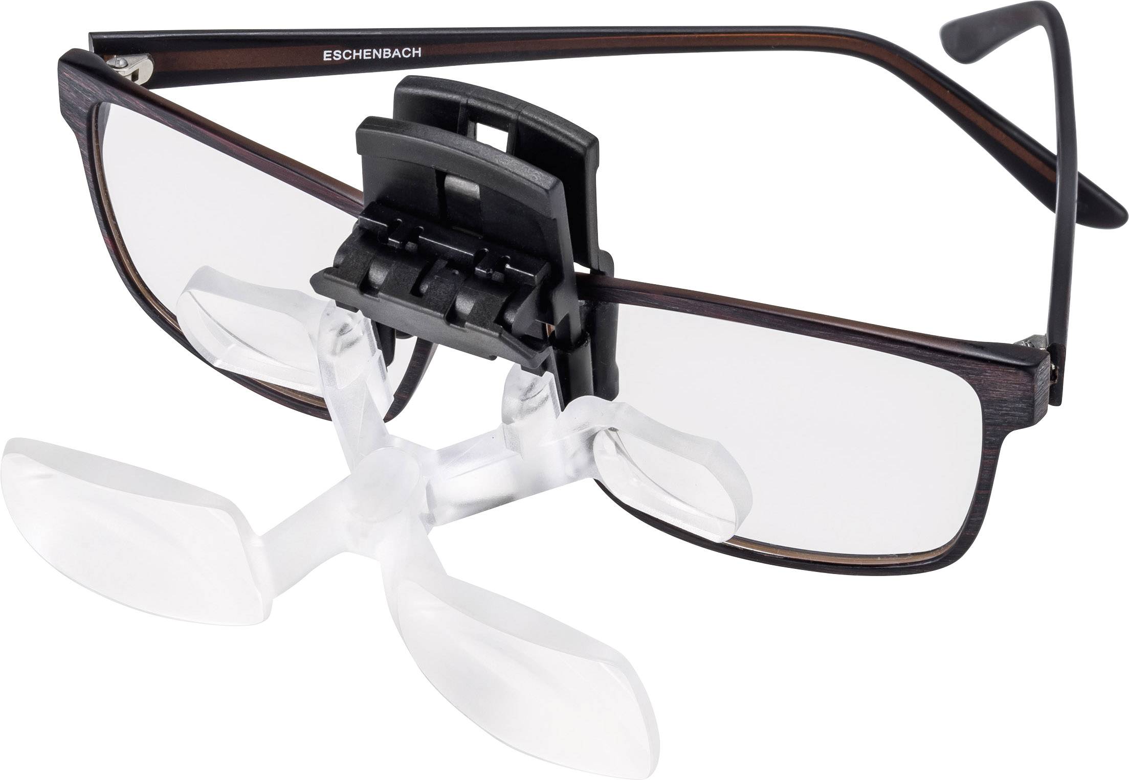 Eine Brille mit aufsteckbarer Vergrößerungslinse. Die Linse ist mittig an der Brille befestigt und verstellbar nach oben oder unten.