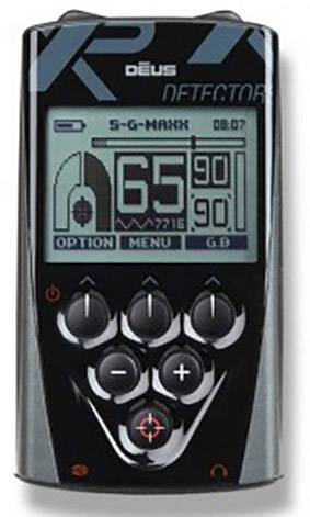 Metall-Detektor-Anzeigegerät mit digitalem Display. Zeigt Zahlen und Symbole für Signalstärke, Frequenz, Menüoptionen und Batteriestand.