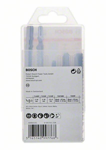 Verpackung eines Bosch Bohrersets mit Produktinformationen wie Hersteller, Modelle, und Strichcode. Hergestellt in der Schweiz.