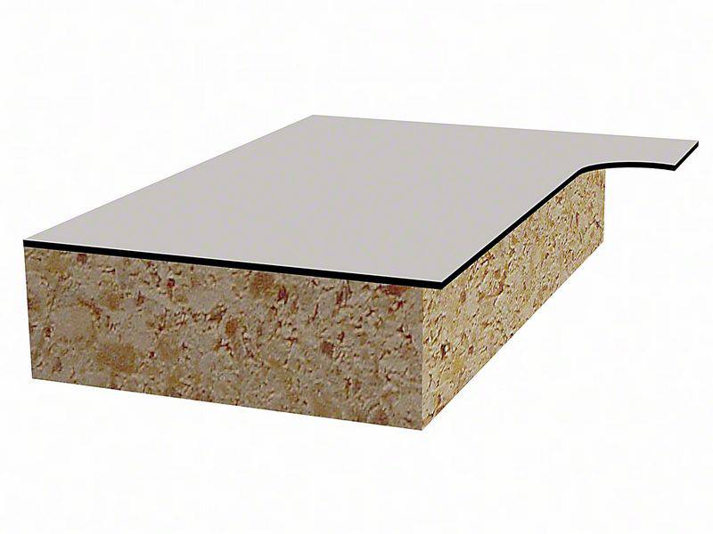 Ein Querschnitt einer Arbeitsplatte zeigt eine Holzspanplatte mit einer dünnen, glatten Oberflächenschicht im L-Profil.