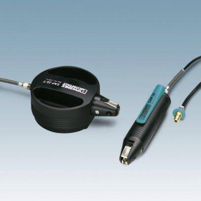 Blick auf ein elektrisches Dentalwerkzeug mit Kabel und Anschluss, auf hellem Hintergrund platziert.